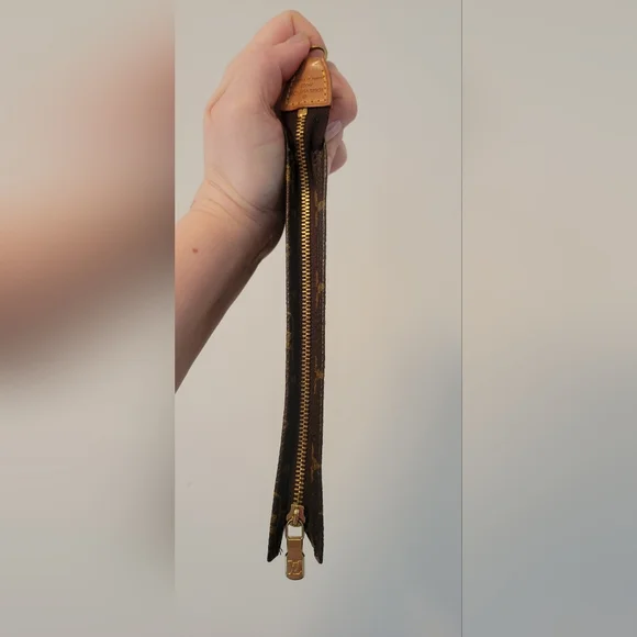 Authentic Louis Vuitton Pouch - Picture 5 of 12